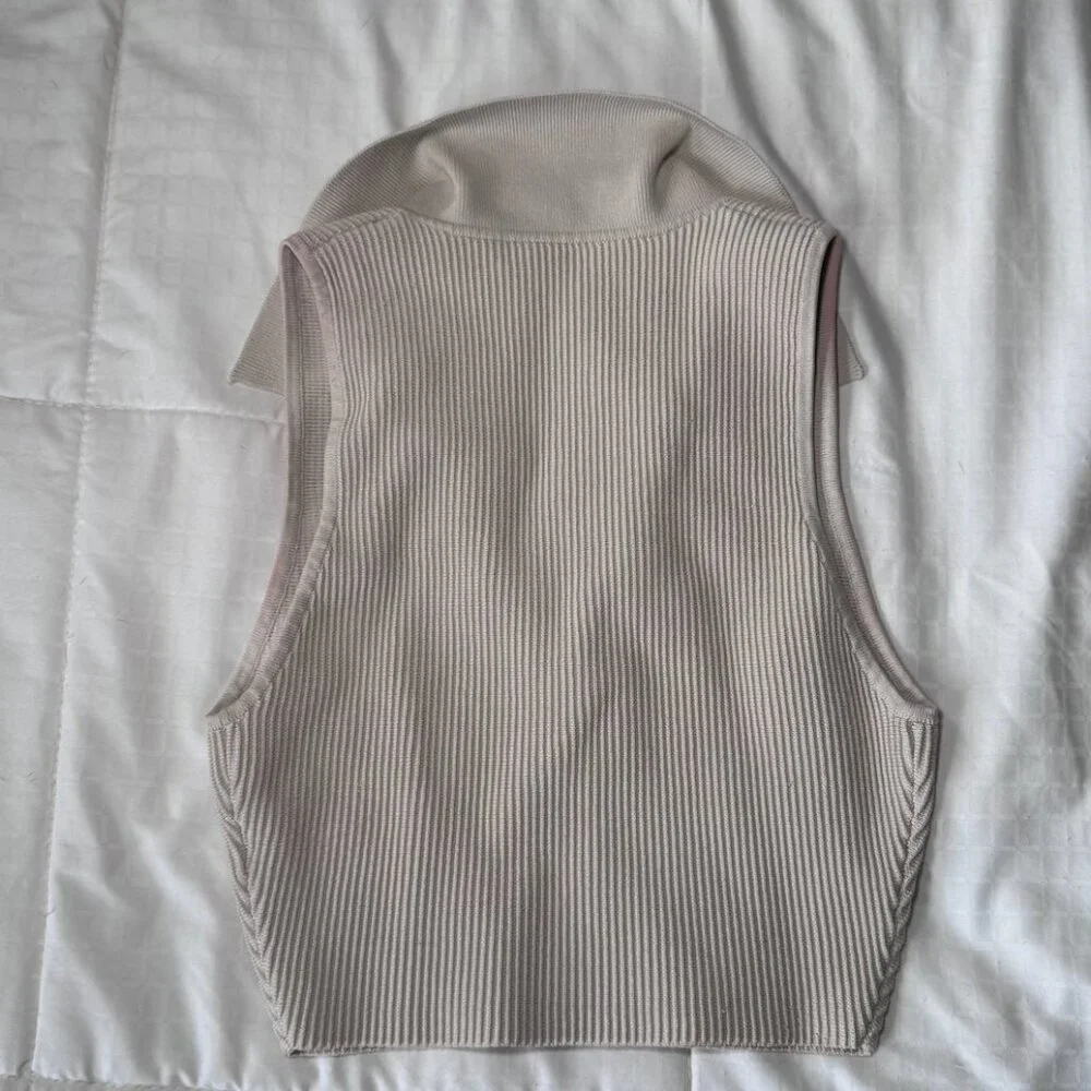 Aritzia Babaton Sculpt Knit Open Collar Sleeveless Polo in Beige Size Small - Picture 2 of 3